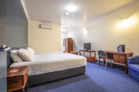Nightcap At Atherton Hotel - Darwin Tourism 11