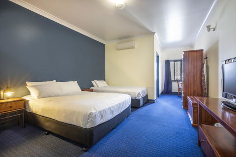 Nightcap At Atherton Hotel - Darwin Tourism 14