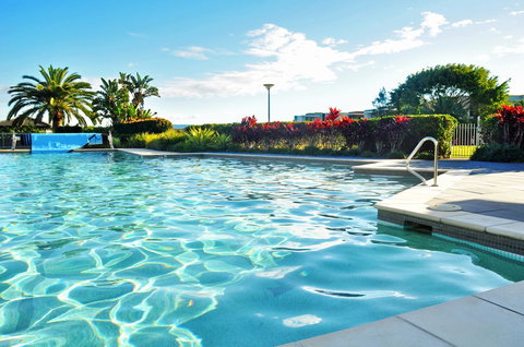 Waterfront Resort Villa With Buggy - Darwin Tourism 23