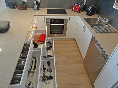 Waterfront Resort Villa With Buggy - Darwin Tourism 6