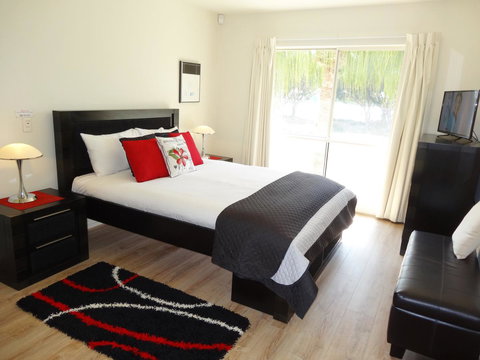 Waterfront Resort Villa With Buggy - Darwin Tourism 9