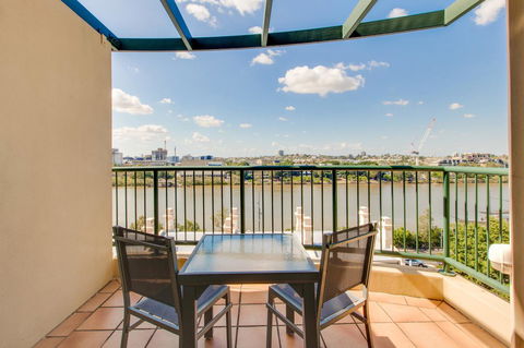 Central Cosmo Apartment Hotel - Darwin Tourism 24