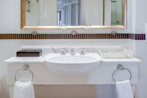 InterContinental Sanctuary Cove Resort, An IHG Hotel - Darwin Tourism 12