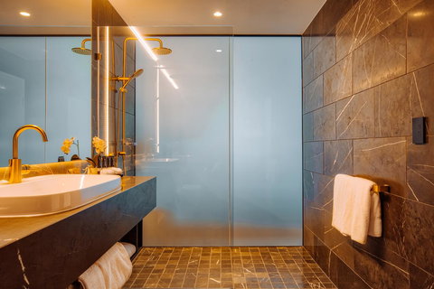 Eatons Hill Hotel - Darwin Tourism 20