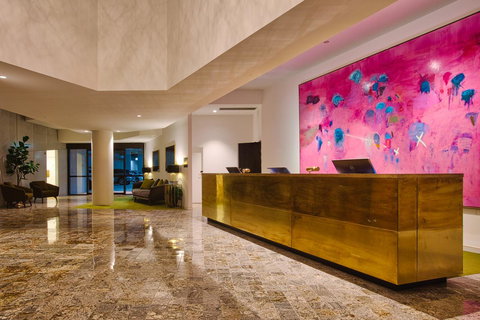 Eatons Hill Hotel - Darwin Tourism 0