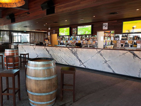 Eatons Hill Hotel - Darwin Tourism 38