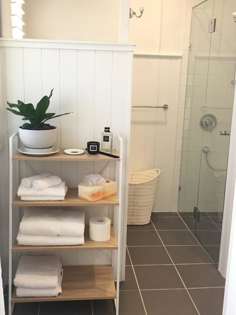 Halcyon On Bardon - Darwin Tourism 3