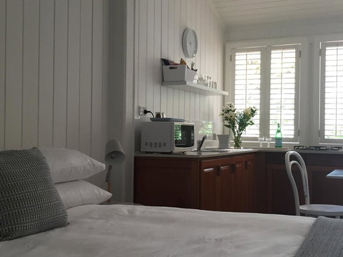 Halcyon On Bardon - Darwin Tourism 8