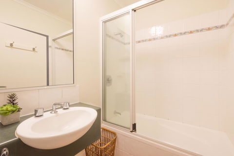 Coral Tree Inn - Darwin Tourism 41