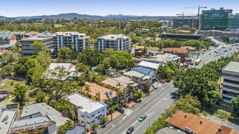 City Palms Brisbane - Darwin Tourism 1