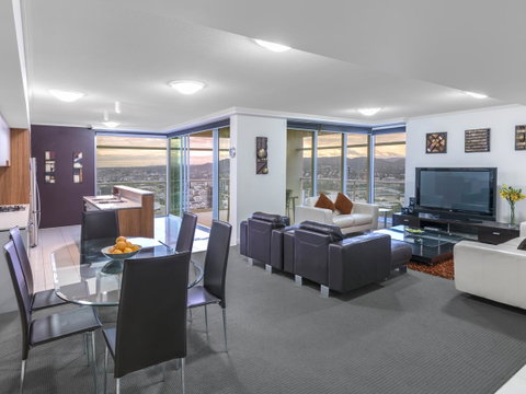 Oaks Brisbane Casino Tower Suites - Darwin Tourism 12