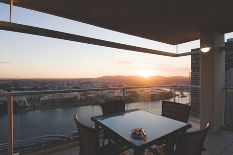 Oaks Brisbane Casino Tower Suites - Darwin Tourism 0