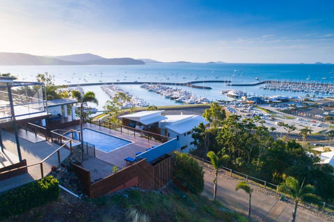 Nautilus On The Hill - Airlie Beach - Darwin Tourism 0