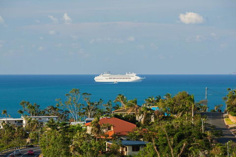 Nautilus On The Hill - Airlie Beach - Darwin Tourism 20