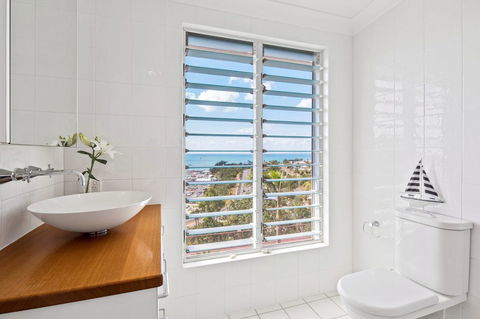 Nautilus On The Hill - Airlie Beach - Darwin Tourism 26