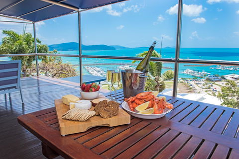 Nautilus On The Hill - Airlie Beach - Darwin Tourism 10