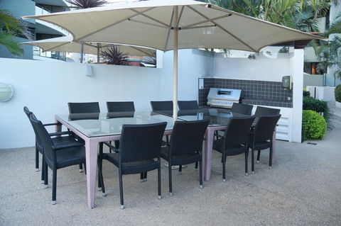 Ambience On Burleigh Beach - Darwin Tourism 14