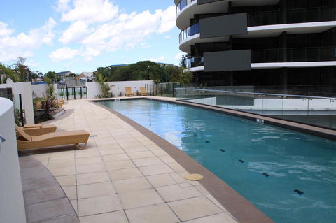 Ambience On Burleigh Beach - Darwin Tourism 30