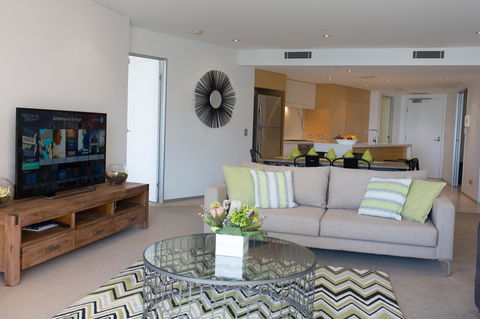 Ambience On Burleigh Beach - Darwin Tourism 16