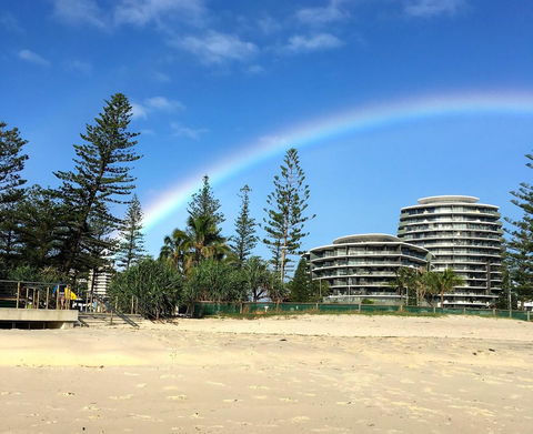 Ambience On Burleigh Beach - Darwin Tourism 4