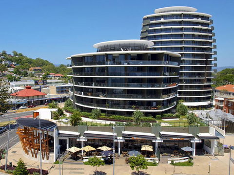 Ambience On Burleigh Beach - Darwin Tourism 6