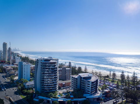 Ambience On Burleigh Beach - Darwin Tourism 5