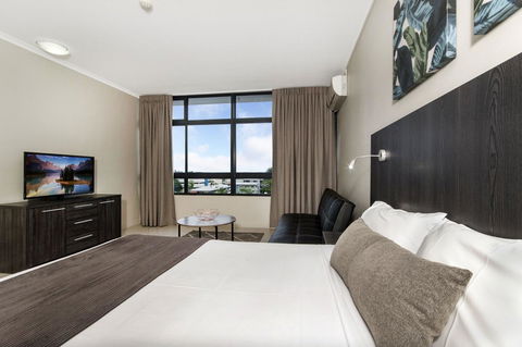 Sunshine Tower Hotel - Darwin Tourism 9