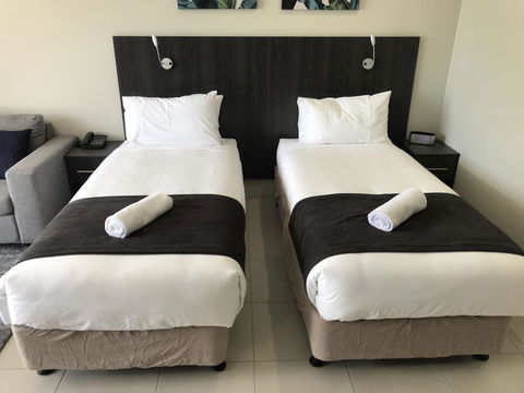 Sunshine Tower Hotel - Darwin Tourism 6