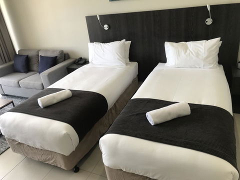 Sunshine Tower Hotel - Darwin Tourism 10