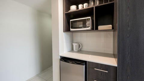 Sunshine Tower Hotel - Darwin Tourism 8