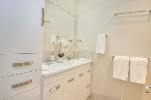 The Guesthouse Maleny - Darwin Tourism 9