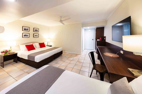 Hides Hotel - Darwin Tourism 7
