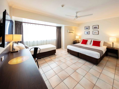 Hides Hotel - Darwin Tourism 1