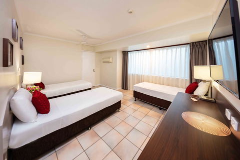 Hides Hotel - Darwin Tourism 9