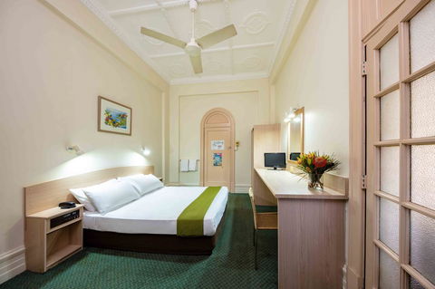 Hides Hotel - Darwin Tourism 15