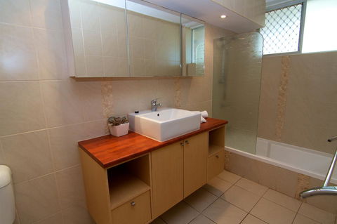 Hi Ho Beach Apartments On Broadbeach - Darwin Tourism 36
