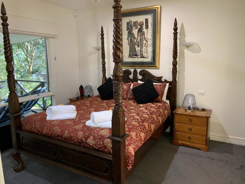 Weeroona Bed And Breakfast - Darwin Tourism 1