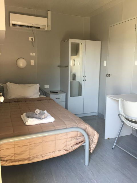 Wellshot Hotel - Darwin Tourism 1
