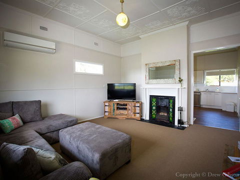 Wine Country Cottage Located Right At The Hunter Valley Gateway, Close To Everything - Darwin Tourism 1