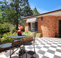 Winston Cottage at Three Sisters - Darwin Tourism