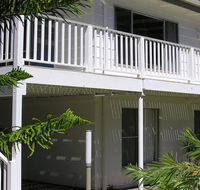 Wonky Pine Beach House NARRWALLEE- 4 bedroom - Darwin Tourism