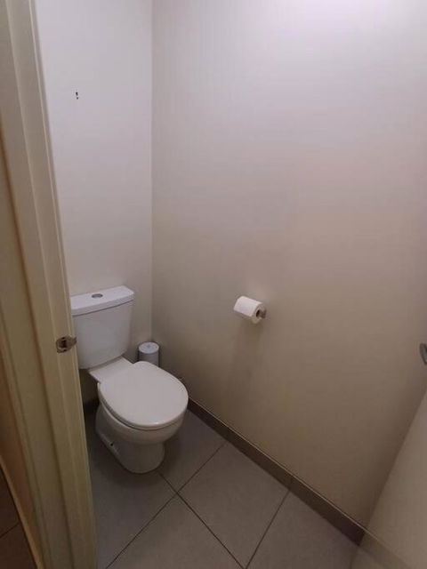 A Beautiful And Spacious Home. - Darwin Tourism 4