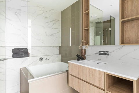 A Chic 2BR Apt With Panoramic Views FREE Parking - Darwin Tourism 4