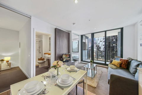 A Chic 2BR Home Near Southern Cross City Views - Darwin Tourism 0