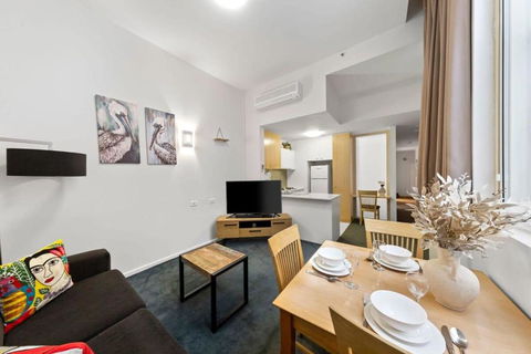A Chic Apartment On Bourke St Near Chinatown - Darwin Tourism 2