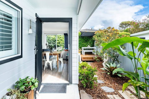 A Chic Coastal Hideaway At Toowoon Bay Beach - Darwin Tourism 0