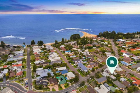 A Chic Coastal Hideaway At Toowoon Bay Beach - Darwin Tourism 3