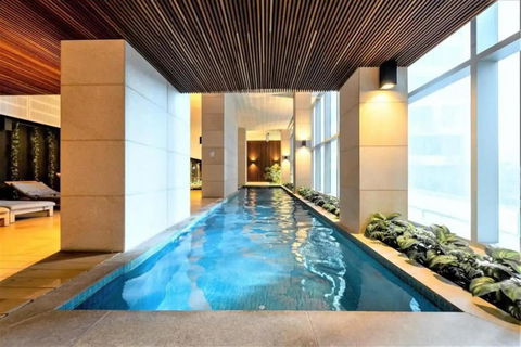 A Chic & Lovely 2BR Apt CBD With City Views - Darwin Tourism 2