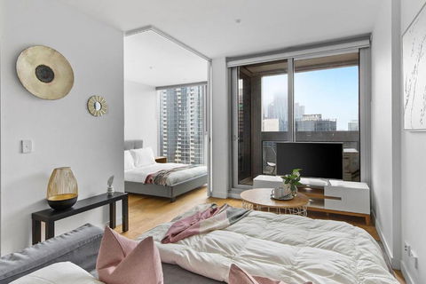 A Chic & Lovely 2BR Apt CBD With City Views - Darwin Tourism 3
