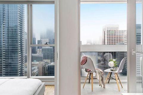 A Chic & Lovely 2BR Apt CBD With City Views - Darwin Tourism 4